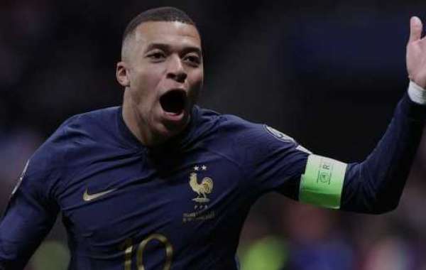 Kylian Mbappe sets out Ballond' Or and Euro 2024 ambitions