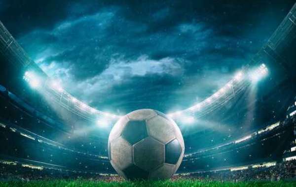 Unbeatable Betting Strategies from Football Masters